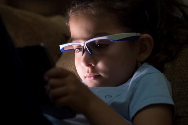 Game Boy Disease? There's a cure for that with wearable technology: doctor | iNFOnews.ca CP1947452238