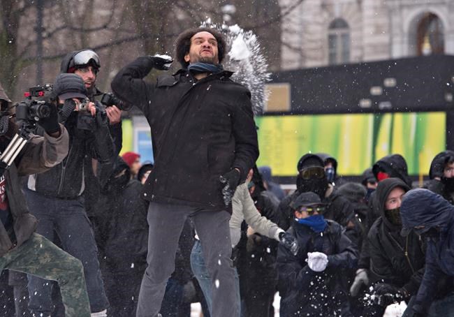 Several arrests in Quebec City near duelling right-wing and anti-fascist rallies | iNFOnews.ca
