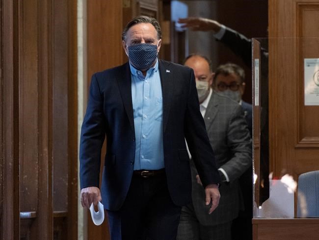 Quebecers who don't follow COVID-19 mask guidelines to face fines as of Saturday | iNFOnews.ca Quebecers who don't follow COVID-19 mask guidelines to face fines as of Saturday | iNFOnews.ca