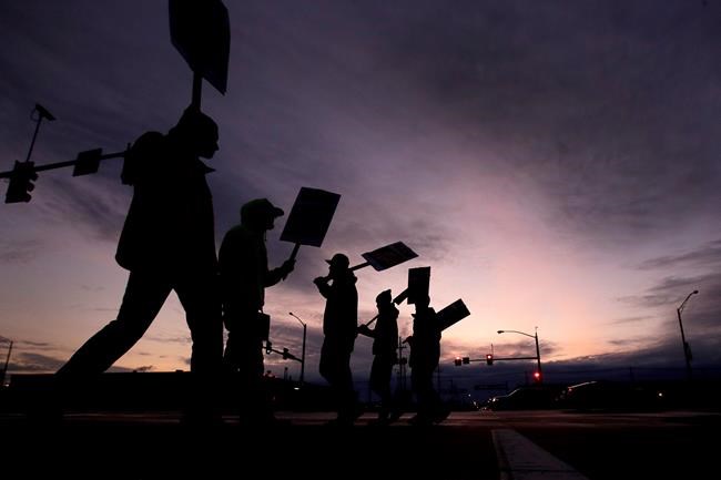 GM workers worry about paying bills as strike continues | iNFOnews.ca GM workers worry about paying bills as strike continues | iNFOnews.ca