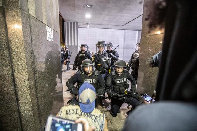 Protests, Louisville police chief fired after fatal shooting | iNFOnews.ca Protests, Louisville police chief fired after fatal shooting | iNFOnews.ca