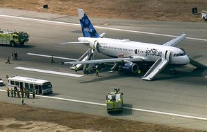 JetBlue airliner returns to Southern California airport after engine problem; no injuries | iNFOnews.ca CP29942922