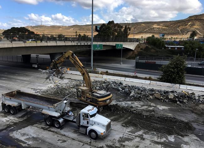 Busy US-Mexico border crossing reopens ahead of schedule | iNFOnews.ca CP1083350250