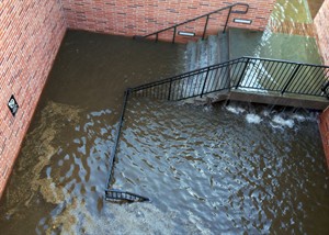 Pipe break that flooded UCLA campus, including basketball mecca, shows risk of aging systems | iNFOnews.ca CP29312552