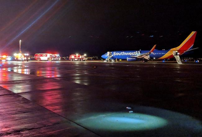 Southwest passengers leap from wing after emergency landing | iNFOnews.ca