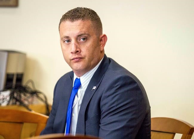 Murder charge dismissed against 1 of 2 Albuquerque officers | iNFOnews.ca