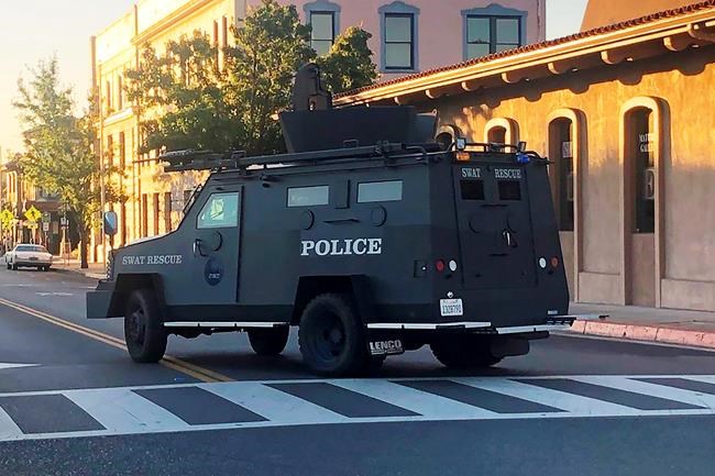 California deputy shot in 'ambush' attack at police station | iNFOnews.ca California deputy shot in 'ambush' attack at police station | iNFOnews.ca