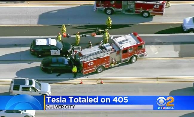 2 federal agencies send teams to probe Tesla freeway crash | iNFOnews.ca 2 federal agencies send teams to probe Tesla freeway crash | iNFOnews.ca