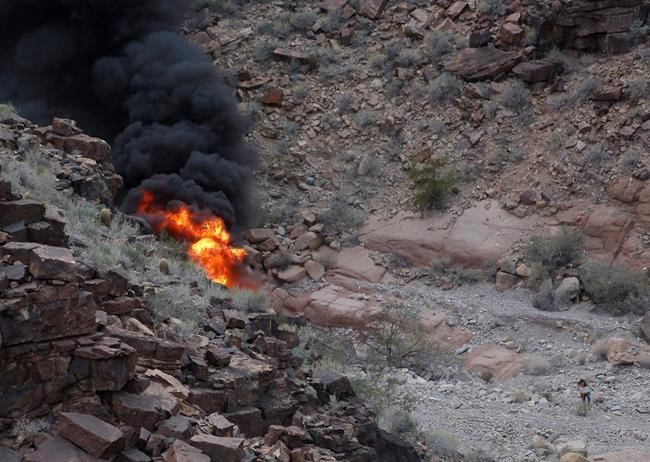 Grand Canyon helicopter crash victim dies, 2 still critical | iNFOnews.ca Grand Canyon helicopter crash victim dies, 2 still critical | iNFOnews.ca