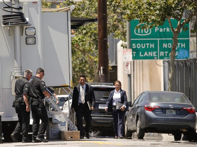 3 arrested in killing of off-duty Los Angeles police officer | iNFOnews.ca
