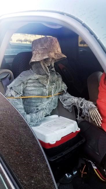 Man cited for using fake skeleton to drive in HOV lane | iNFOnews.ca Man cited for using fake skeleton to drive in HOV lane | iNFOnews.ca