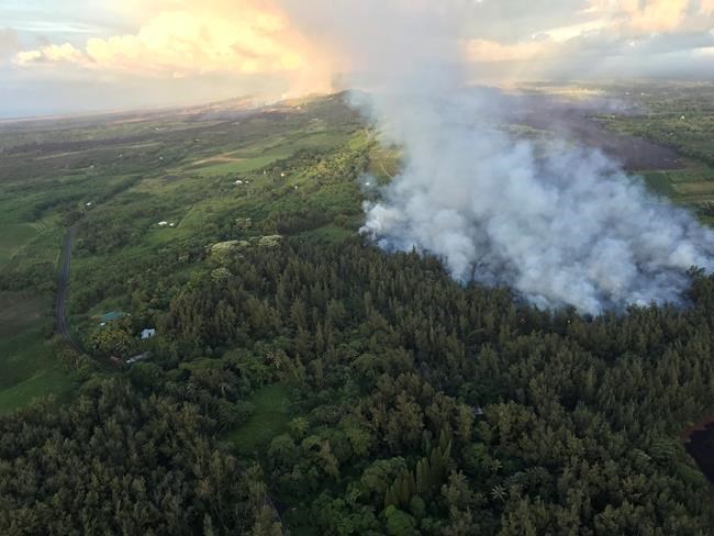 Lava flows cut off access to more Hawaii neighbourhoods | iNFOnews.ca