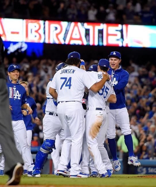 Dodgers beat Giants 4-2 to clinch 5th straight NL West title | iNFOnews.ca