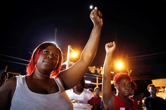 People across US gather to protest recent police shootings | iNFOnews.ca People across US gather to protest recent police shootings | iNFOnews.ca