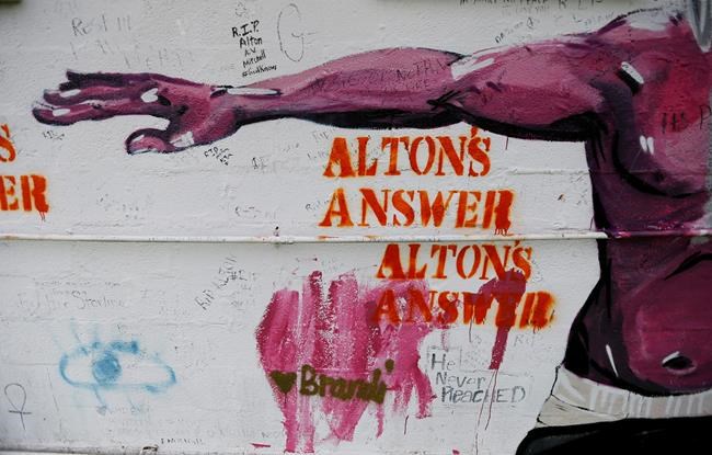 'Nothing's changed': Police shooting hangs over neighbourhood | iNFOnews.ca 'Nothing's changed': Police shooting hangs over neighbourhood | iNFOnews.ca