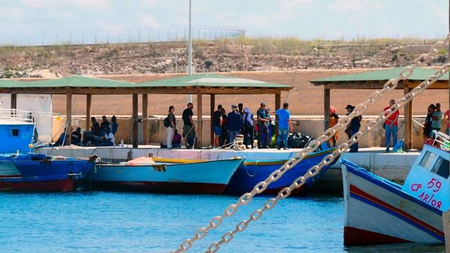 The Latest: 635 migrants from Lesbos reach Greek mainland | iNFOnews.ca