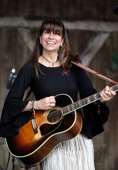 The Latest: All sing with Guthrie: 'Alice's Restaurant' | iNFOnews.ca