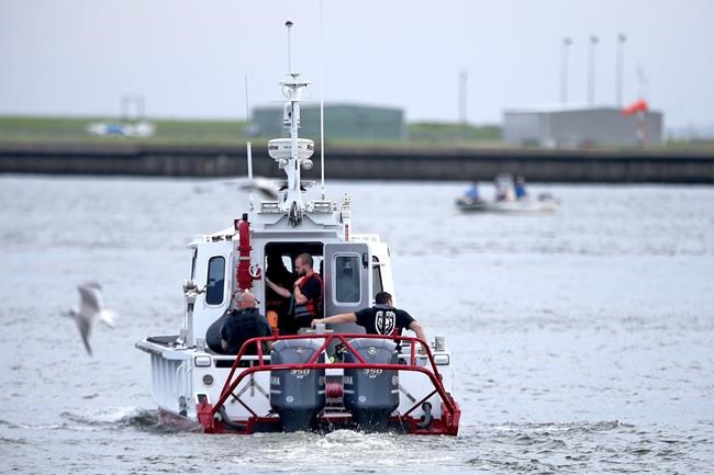 Plane found, 2 still missing after crash in New Orleans lake | iNFOnews.ca