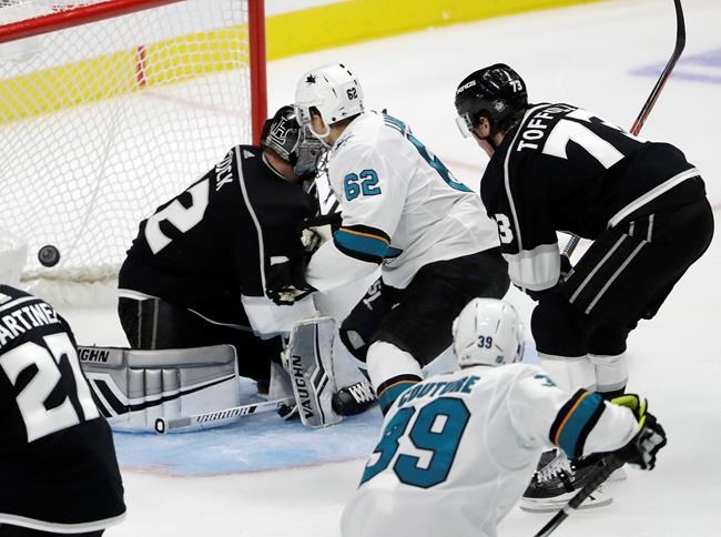 Kings' Jonathan Quick sustains lower-body injury in practice | iNFOnews.ca