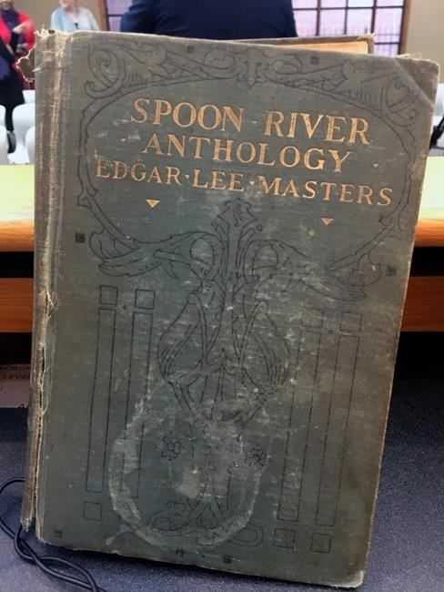 For mom: Man pays fine on library book 84 years overdue | iNFOnews.ca