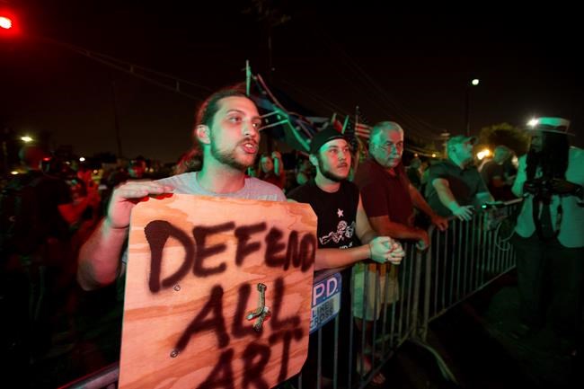 New Orleans: Next Confederate statue falls to cheers, jeers | iNFOnews.ca