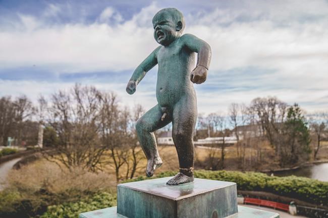 Vandals damage famous Norwegian baby statue in Oslo park | iNFOnews.ca Vandals damage famous Norwegian baby statue in Oslo park | iNFOnews.ca
