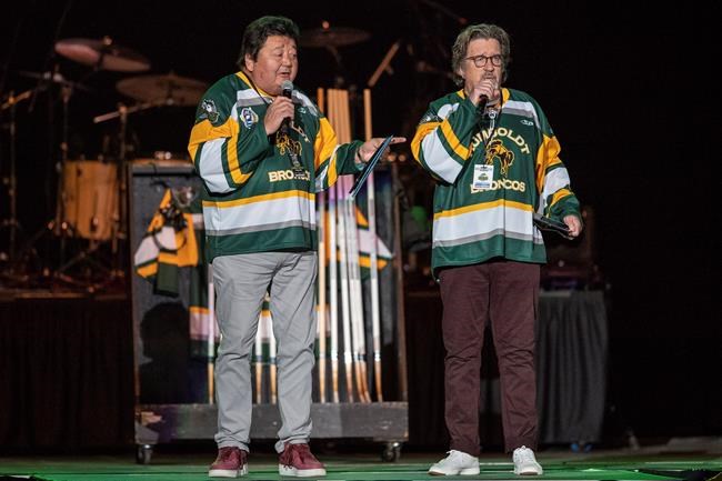 Wrong event, wrong time? Comedians offer their takes on Humboldt tribute hosts | iNFOnews.ca