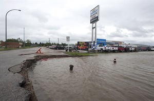 Flooding forces evacuations and strains sewers on waterlogged Prairies | iNFOnews.ca CP28960219