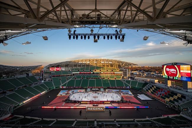 Outdoor NHL games a weather adventure for ice crews, players and coaches | iNFOnews.ca Outdoor NHL games a weather adventure for ice crews, players and coaches | iNFOnews.ca