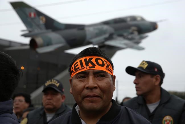 Peruvian police arrest 2 Fujimori allies during protest | iNFOnews.ca CP1990781174