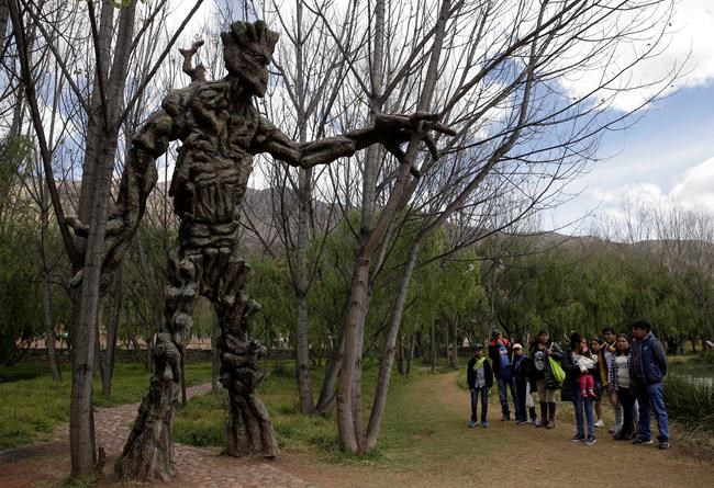 Magical film figures lure youth to explore Peruvian wetland | iNFOnews.ca