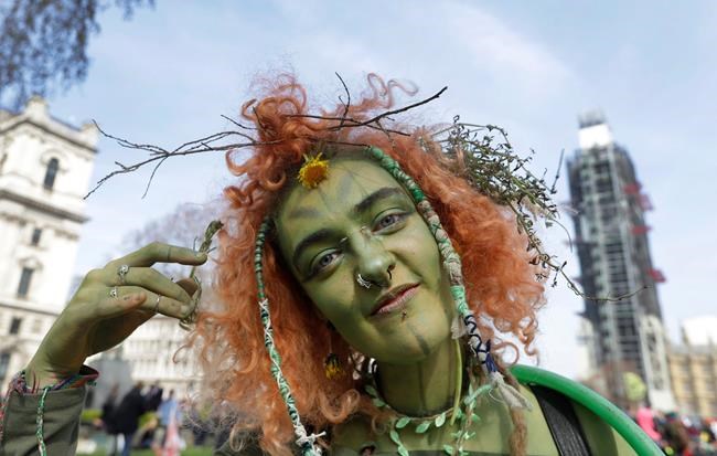 UK police arrest more than 100 in climate change protests | iNFOnews.ca