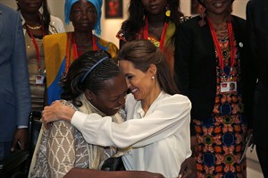 UK's Hague, UN envoy Jolie seek support for plan to end impunity for sex crimes in war zones | iNFOnews.ca CP28715386
