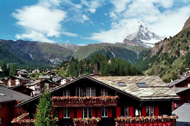 S. Korean climber dies in fall on Switzerland's Matterhorn | iNFOnews.ca S. Korean climber dies in fall on Switzerland's Matterhorn | iNFOnews.ca