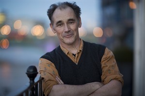 Mark Rylance delighted that rare First Folio discovered in France to visit Shakespeare's Globe | iNFOnews.ca CP32035624