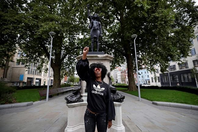 Statue of Black protester replaces toppled UK slave trader | iNFOnews.ca