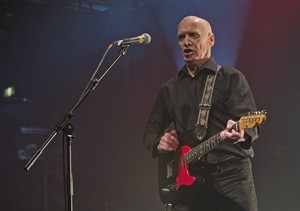 Guitarist Wilko Johnson says he's cancer-free, 2 years after being told he had months to live | iNFOnews.ca CP30399265