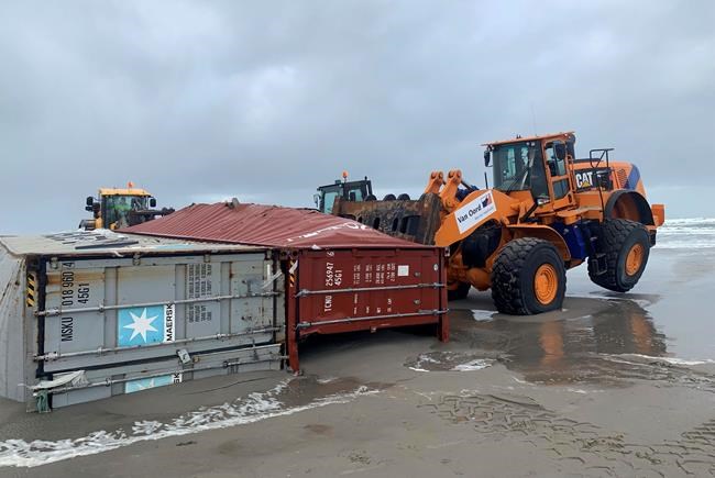 Dutch, Germans recover cargo lost by container ship | iNFOnews.ca CP1941875855