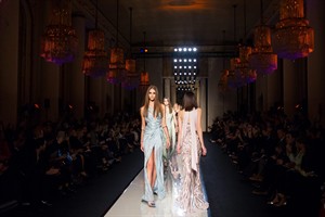 J-Lo, Versace lead Paris' haute couture revival, as new clients soar from Asia, Middle East | iNFOnews.ca CP29038952