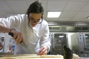 Tongue, locusts and dinosaur eggs: A chef gets creative with a lavish 'Game of Thrones' feast | iNFOnews.ca CP31885198