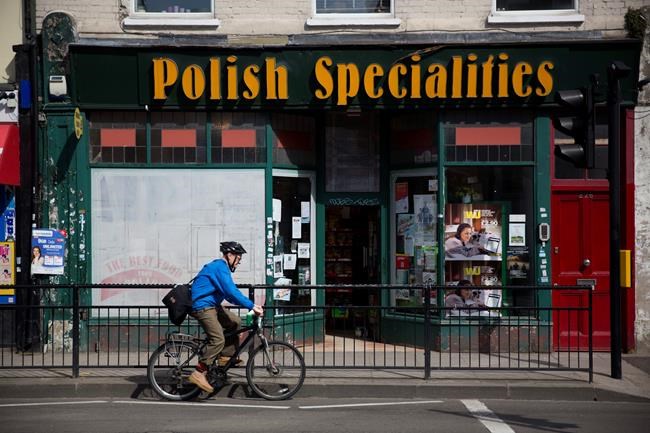 Report urges UK to lift cap on skilled migrants after Brexit | iNFOnews.ca