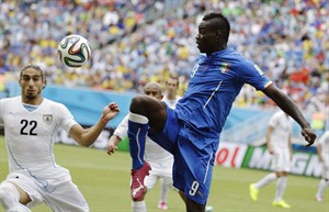 After impressing in training, Mario Balotelli is line for Liverpool debut against Tottenham | iNFOnews.ca CP29681767