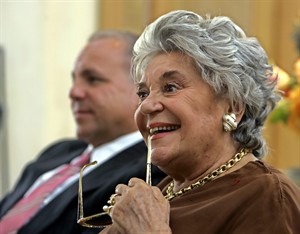 Philippine de Rothschild, ex-actress who became grande dame of Bordeaux wine, dies at 80 | iNFOnews.ca CP29611297