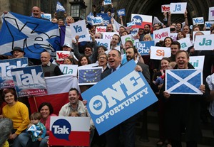 Royal Bank of Scotland warns it's ready to move HQ to England in case of Scottish independence | iNFOnews.ca CP29845858