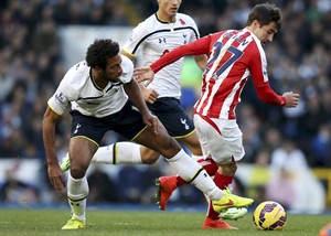 Tottenham striker Emmanuel Adebayor says team would prefer to play away because of fans jeers | iNFOnews.ca CP30642695