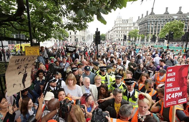 Police, fire heroics prompt anti-austerity push in Britain | iNFOnews.ca