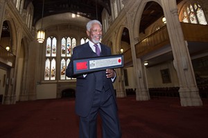 No joke: In ages-old ceremony, City of London makes actor Morgan Freeman a freeman | iNFOnews.ca CP30677183