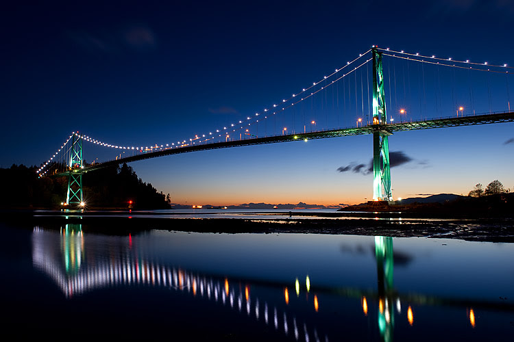 What Kelowna’s ‘iconic’ bridge lights could look like | iNFOnews.ca