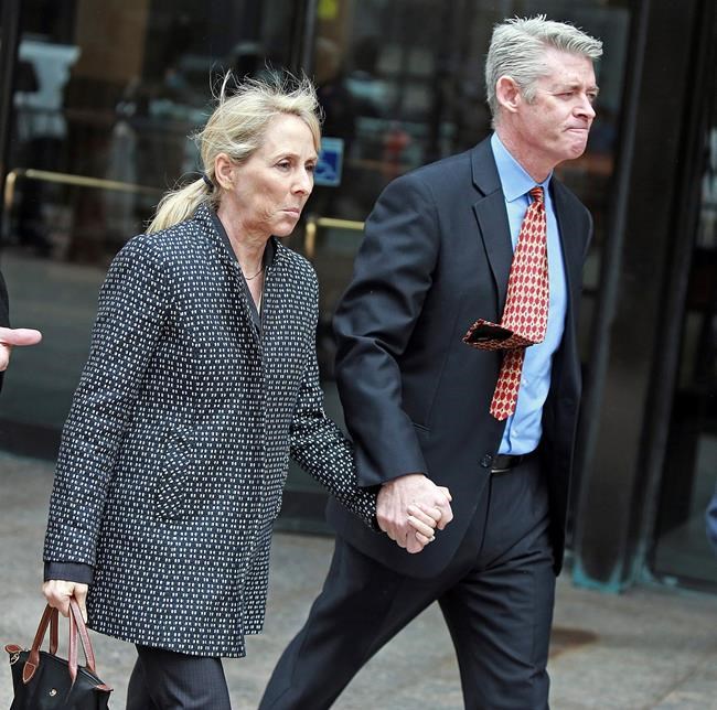 Wealthy parents appear in court in college admissions scam | iNFOnews.ca