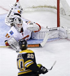 Sean Monahan, Flames end Calgary droughts in Boston with 4-3 shootout win | iNFOnews.ca